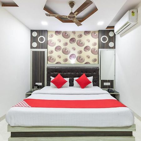 Oyo 45301 Hotel Om Palace Sāgar Extérieur photo
