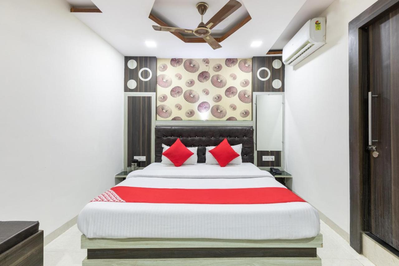 Oyo 45301 Hotel Om Palace Sāgar Extérieur photo