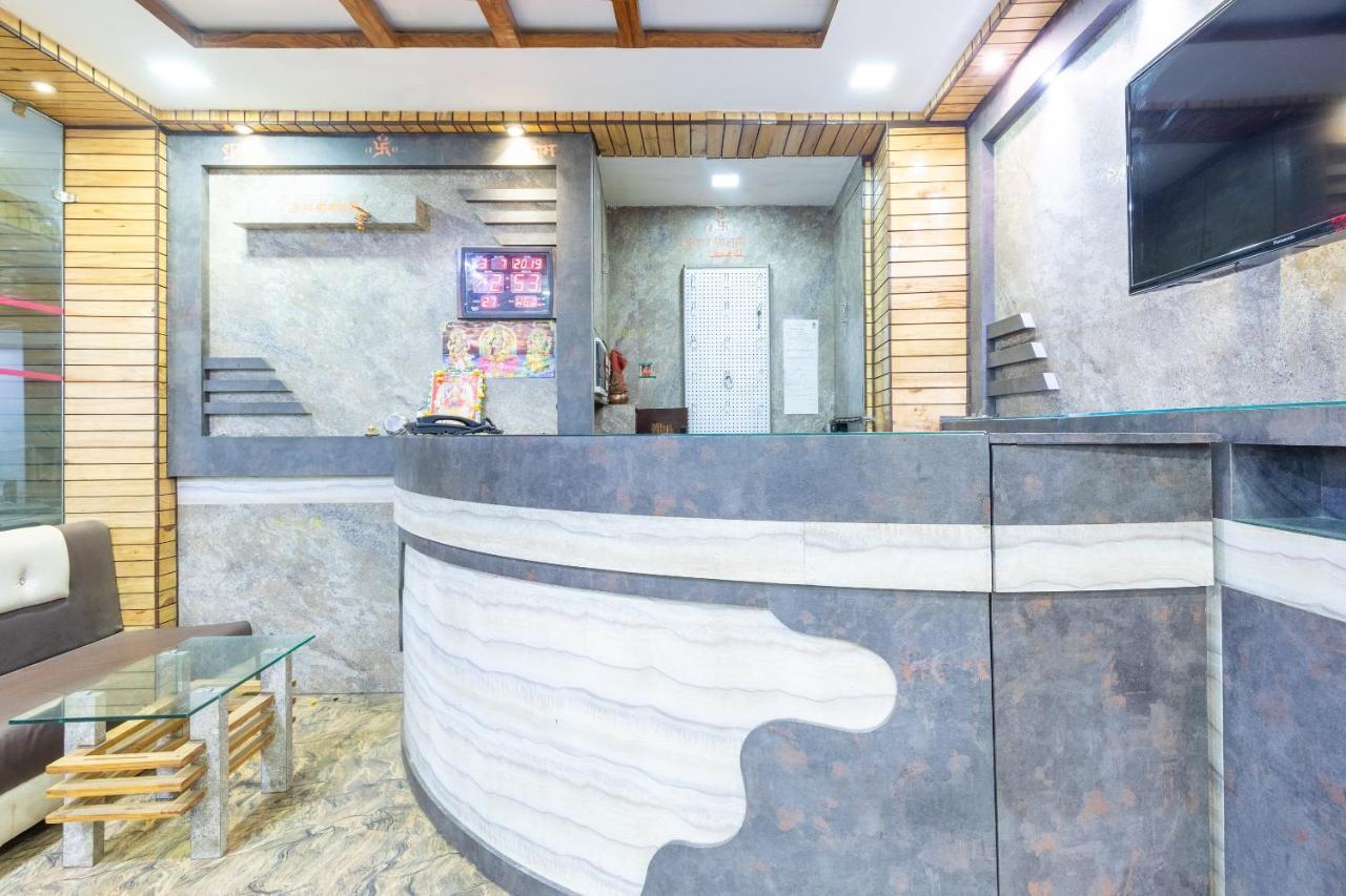 Oyo 45301 Hotel Om Palace Sāgar Extérieur photo