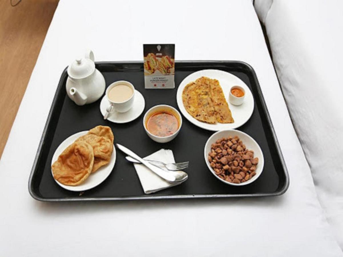 Oyo 45301 Hotel Om Palace Sāgar Extérieur photo